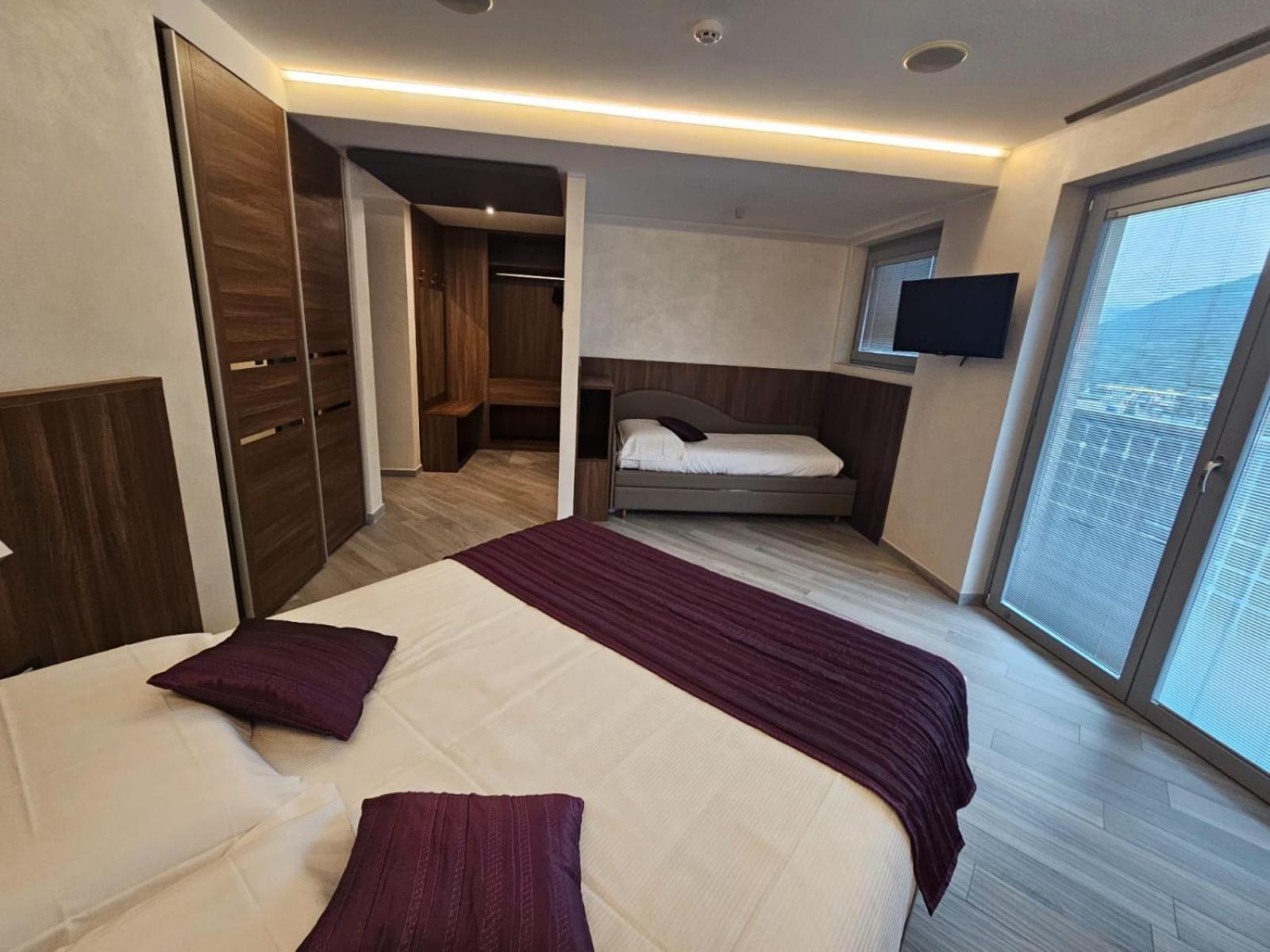 Mito Hotel Chatillon Bagian luar foto