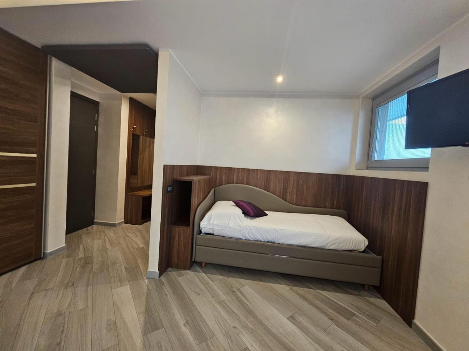Mito Hotel Chatillon Bagian luar foto