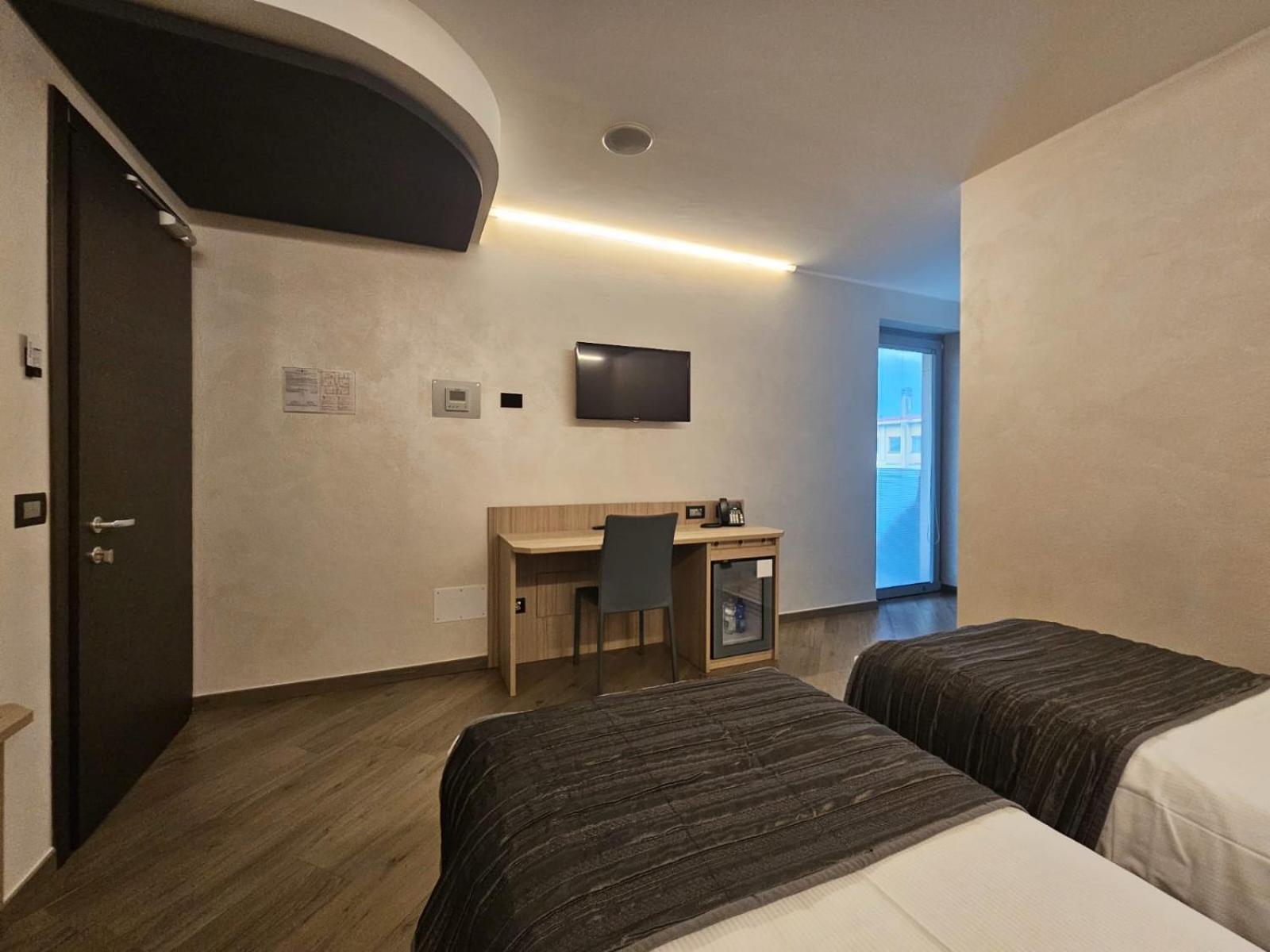 Mito Hotel Chatillon Bagian luar foto