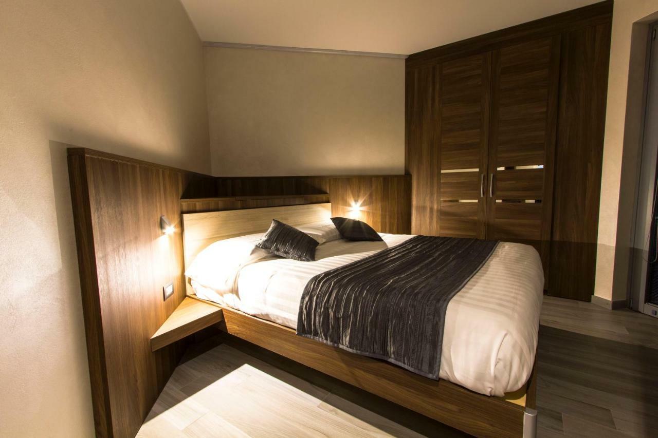 Mito Hotel Chatillon Bagian luar foto