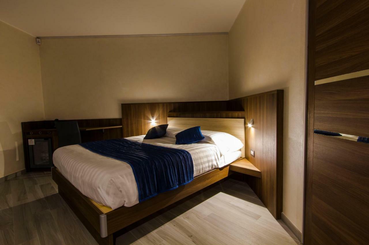 Mito Hotel Chatillon Bagian luar foto
