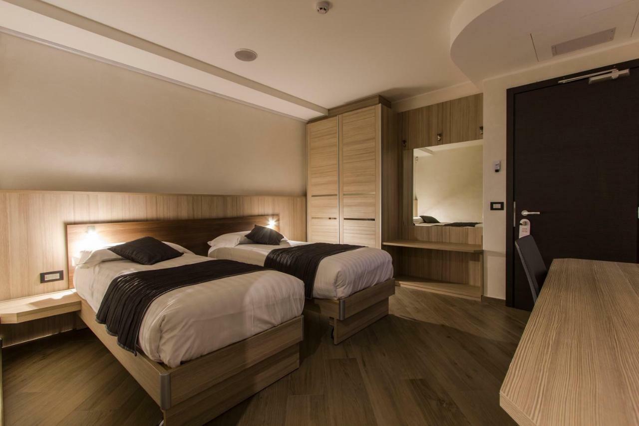 Mito Hotel Chatillon Bagian luar foto