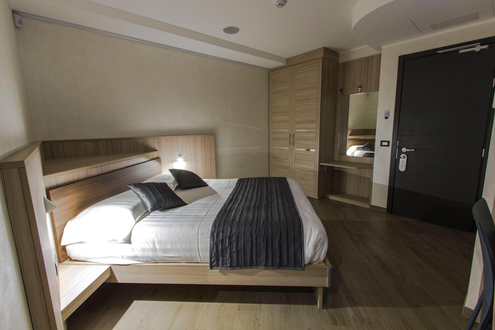 Mito Hotel Chatillon Bagian luar foto