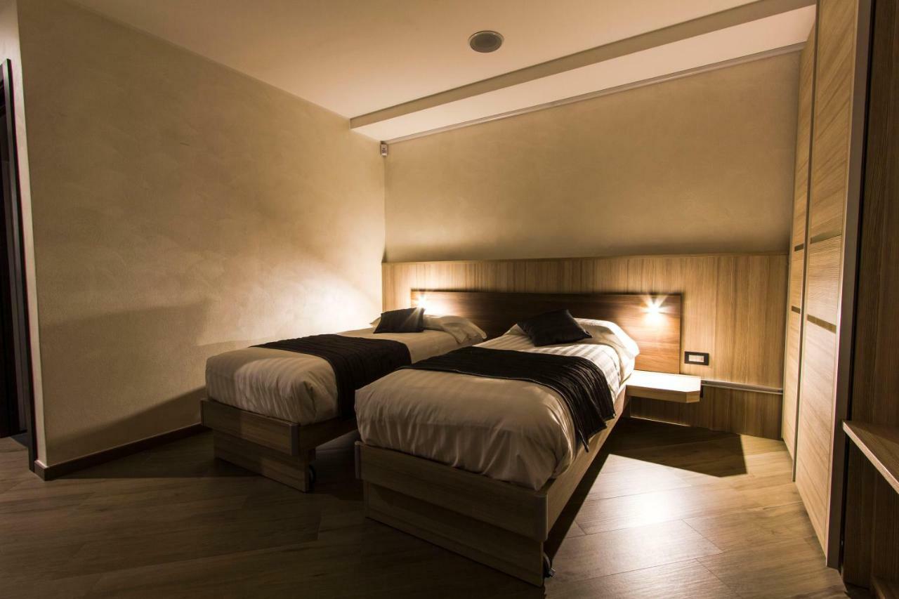 Mito Hotel Chatillon Bagian luar foto